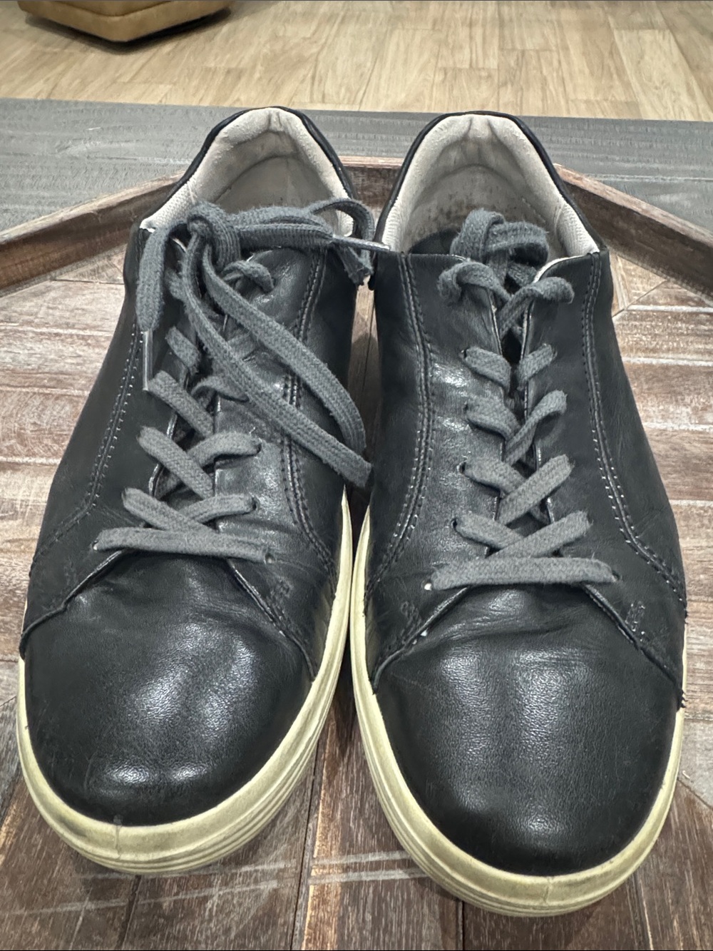 Ecco Men's Black Leather Low-Top Sneakers